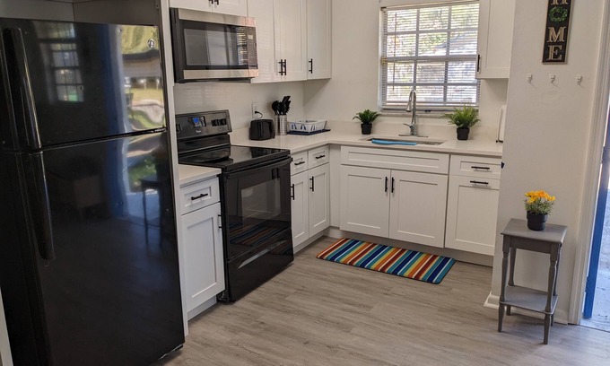 Tampa Villa | Charming Renovate Home by YBOR and Downtown