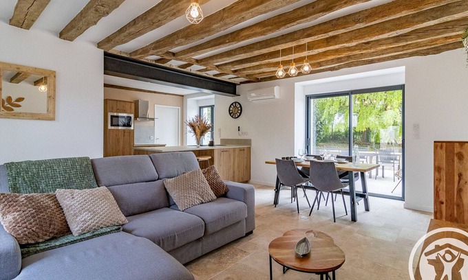 Vivy Cottage | Charming renovated, air-conditioned and spacious cottage for 4 in Vivy