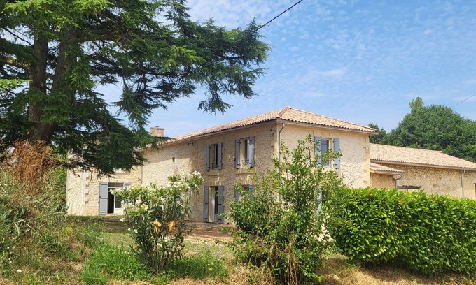 Montcaret Villa | Charming renovated villa Périgord pourpre