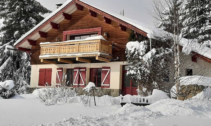 Formigueres Ski Chalet | Charming rental in winter sports resort located at the heart of the Pyrenees