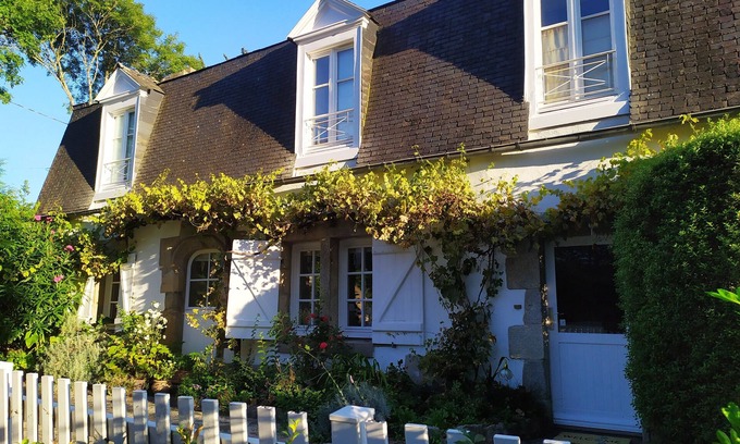 Auray House | Charming residence with garden ideal for vacations with family or friends