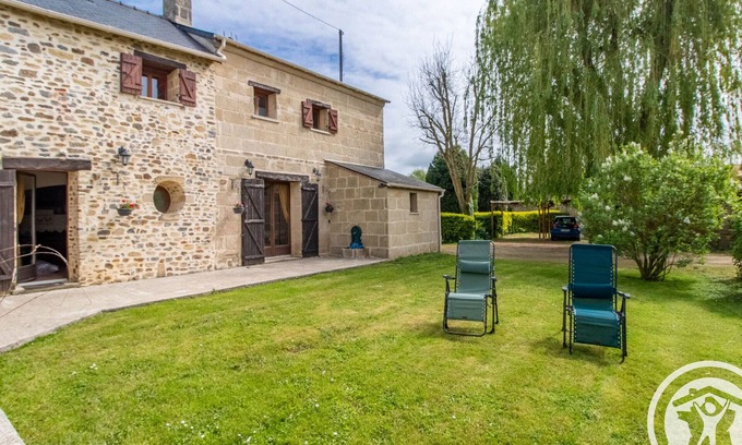 Saint-Georges-sur-Layon Cottage | Charming retreat in Saint-Georges near Doué-en-Anjou