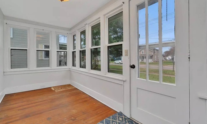 Ottawa House | Charming Retreat near Starved Rock and Downtown