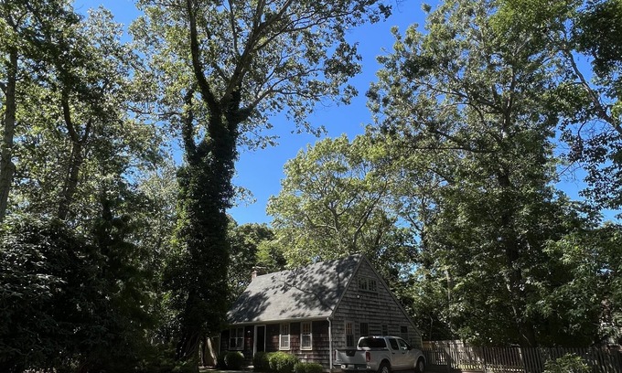 Springs Cottage | Charming & Rustic Artists Mid Century Modern Hamptons Escape