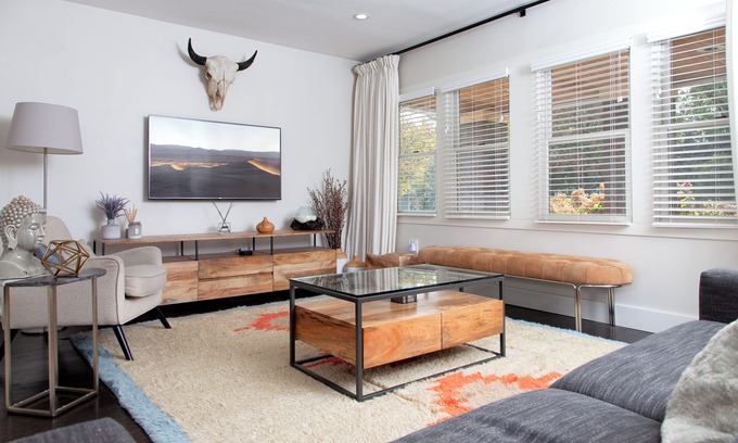 Pleasant Ridge House | Charming Rustic Modern House Near Detroit Zoo