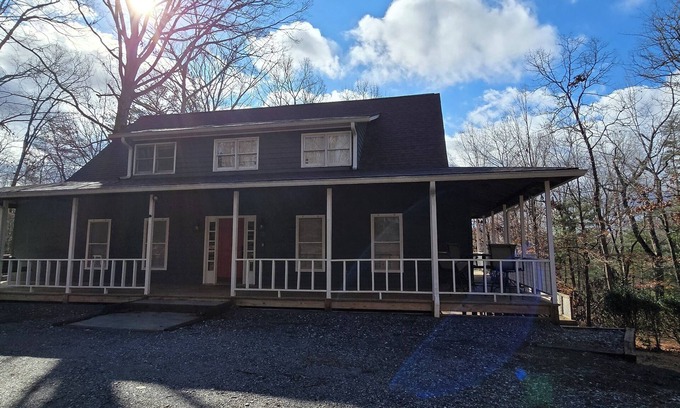 Clarkesville House | Charming, secluded 3-bedroom house just outside Clarkesville.