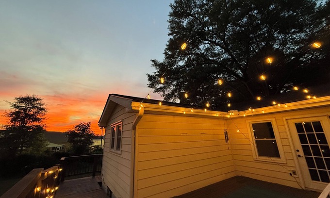 Smyrna House | Charming Smyrna Pet Friendly Home close to Braves