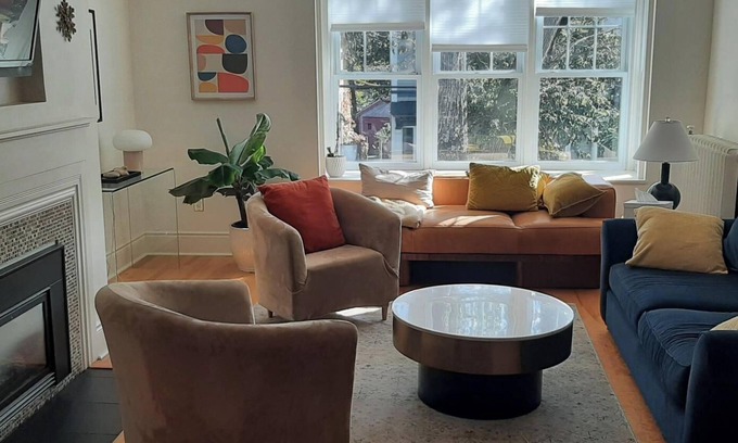 South End Apartment | Charming South End 4-bedroom apartment