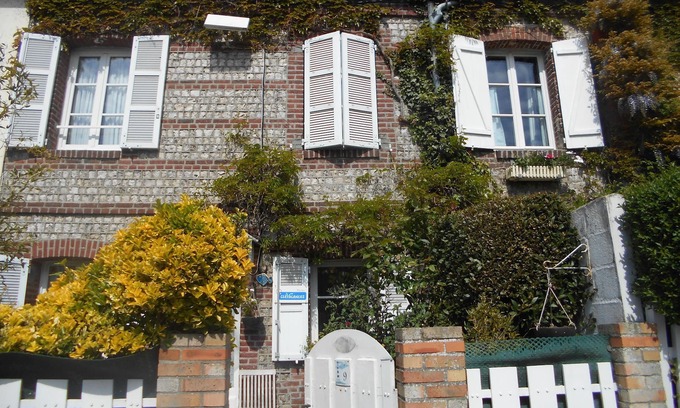 Etretat House | charming south facing fisherman's house, quiet and sunny