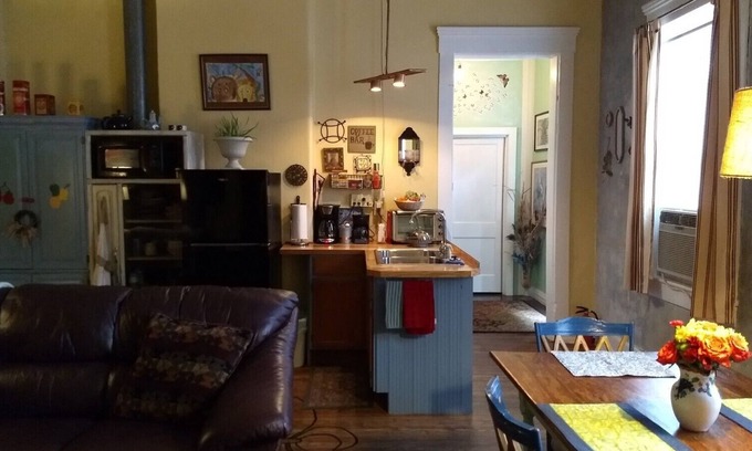 Smoketown Jackson Apartment | Charming, spacious & unique shotgun apt w/large yard. Great amenities &value