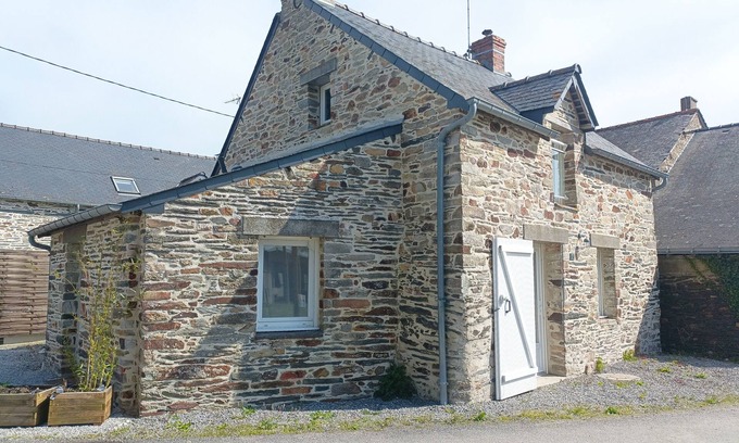 Langon House | Charming stone house