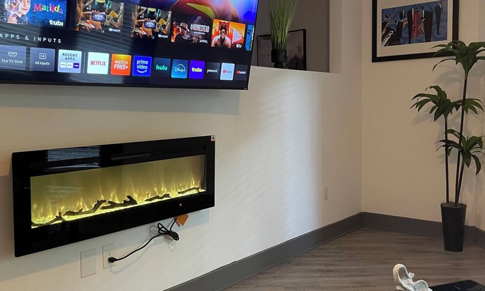 North Decatur Apartment | Charming studio apartment in wonderful Decatur with fitness room, AC