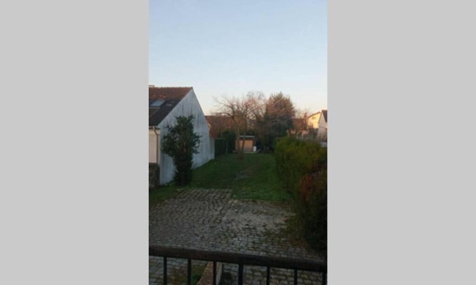 Houilles Apartment | Charming studio with large garden near Paris