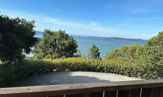 Belvedere Tiburon Apartment | Charming studio with views of Bay in Tiburon, CA. Private entrance.