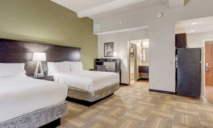 Downtown Baltimore Hotel | Charming Suite Perfect for Family Adventures Near USS Constellation