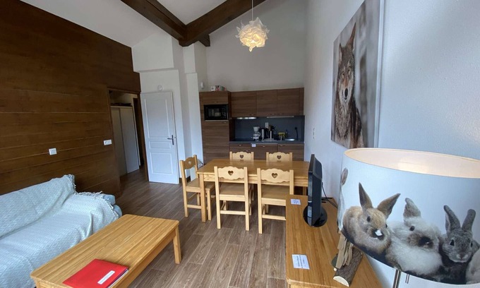 Hauteluce Apartment | Charming T3 with pool and balcony, near slopes