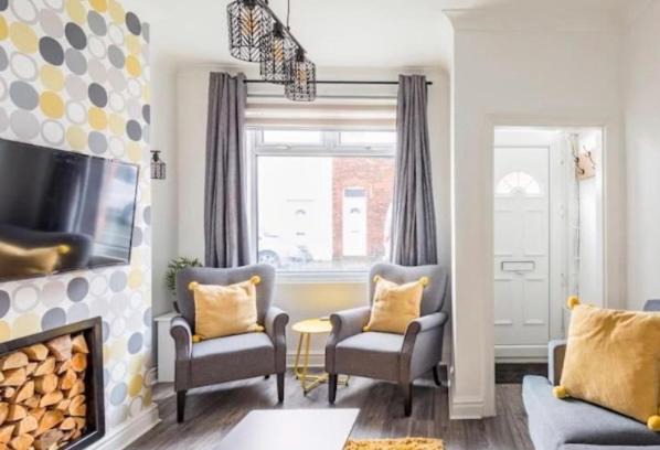 Hoylake House | Charming Terraced House in Central Hoylake