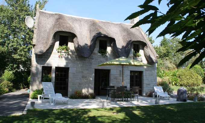Pleuven House | Charming thatched cottage south finistere