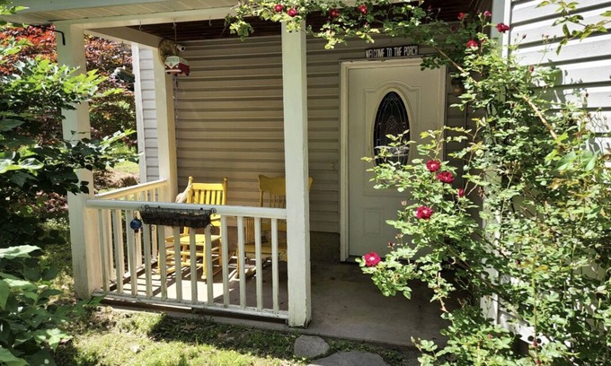 Canadensis House | Charming, three bedroom home w/ fireplace!