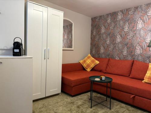 The Hague Center Apartment | Charming tiny house