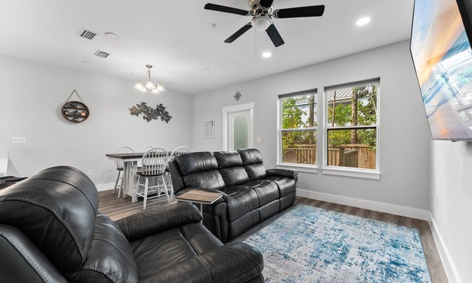 Panama City Beach House | Charming Townhouse Just Steps from the Beach