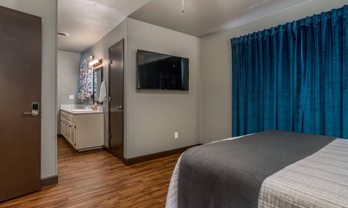Amarillo House | Charming Townhome - Suite 2 - Travel Nurse Ready