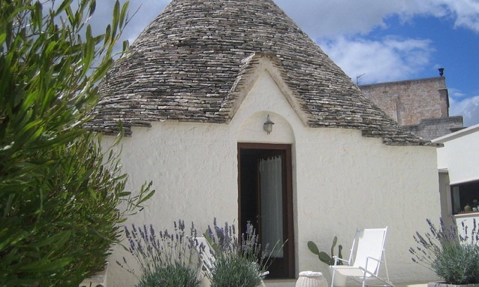Alberobello House | Charming trullo with private garden situated near the city center