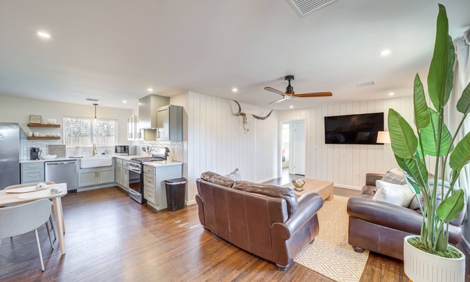 Tulsa House | Charming Tulsa Vacation Rental w/Patio!