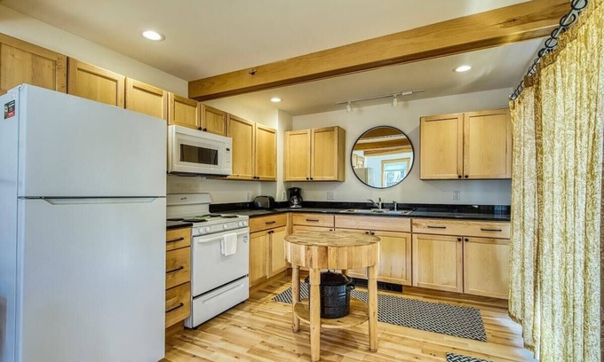 Winter Harbor Apartment | Charming Two Bedroom Apt in Coastal Village