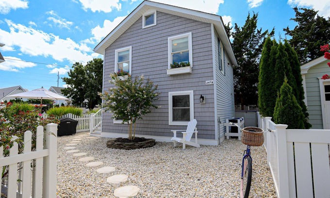 Stone Harbor House | Charming upside-down style single-family home