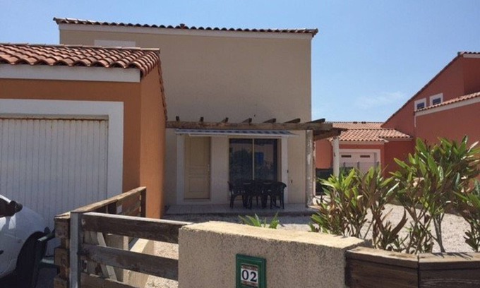 Leucate Villa | Charming Villa 2BR, Sleeps 6, Terrace, 800m to Port & Shops, No Pets