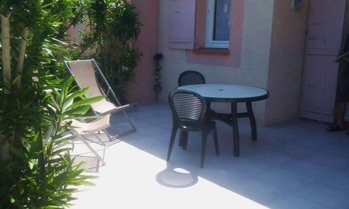 Plage d'Argeles Villa | Charming Villa: A/C, 3 Rooms, Sleeps 5, Near Beach & Center