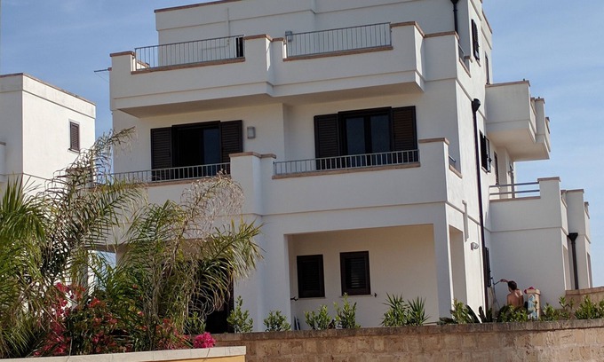 Santa Maria al Bagno House | Charming Villa on three floors with air conditioning, wifi, garden, parking space