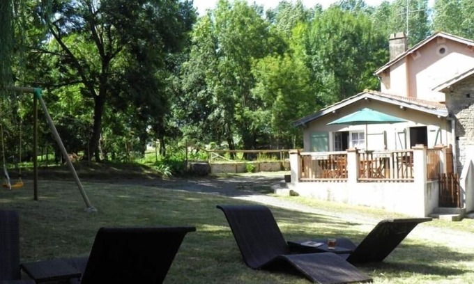 Foussais-Payre Cottage | Charming Watermill Gîte: 6BR, Fireplace, Private Garden, Pond, Terrace, WiFi, Linens Included