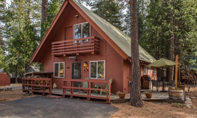 Tahoma Ski Chalet | Charming West Shore Chalet, Great Location, Walk To The Lake