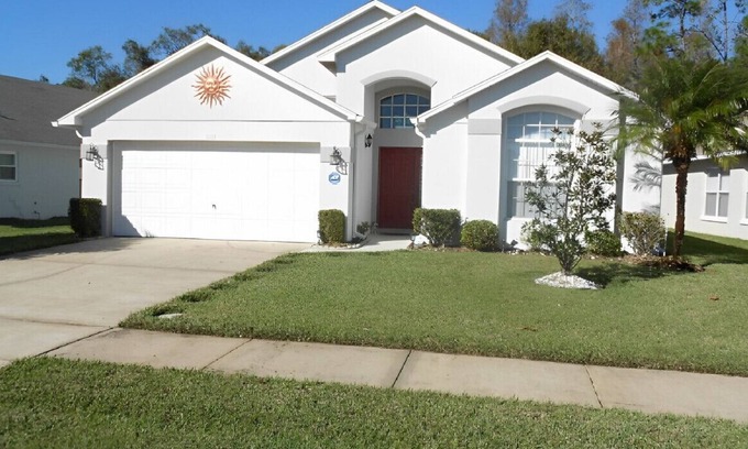 Eagle Pointe South Villa | Charmingly Cozy 4BR Villa w/ Private Pool!