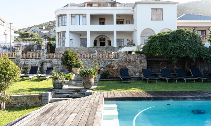 Kalk Bay House | Chartfield Guesthouse