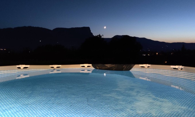 Sainte-Helene-du-Lac House | Chateau / Country House