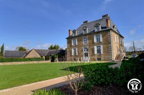 Mezieres-sur-Couesnon Bed & Breakfast | Chateau de la giraudais