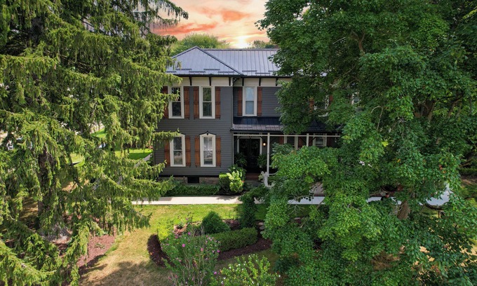 Millersburg House | Chateau in the 'Burg - Located in the Heart of Ohio's Amish Country