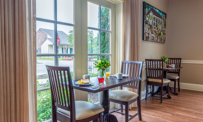 Downtown Historic Hotel | Chateau Saint Denis Hotel