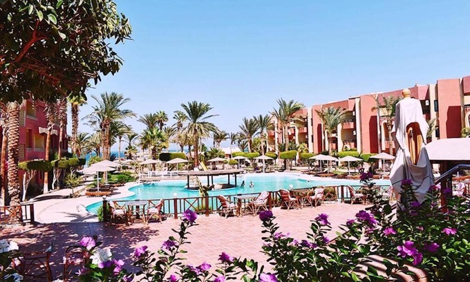 Corniche Road-Dahar Hotel | check in to hippieness,our hotel located at center of city.