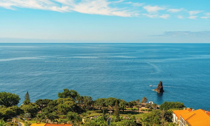 Sao Martinho Hotel | Check Out Madeira Island's Charm! Sea View, Kitchenette, Spa, Swimming Pool!