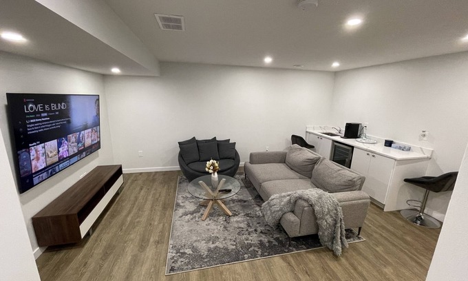 West Edmonton House | Cheerful 1-bedroom home with free parking space on the street