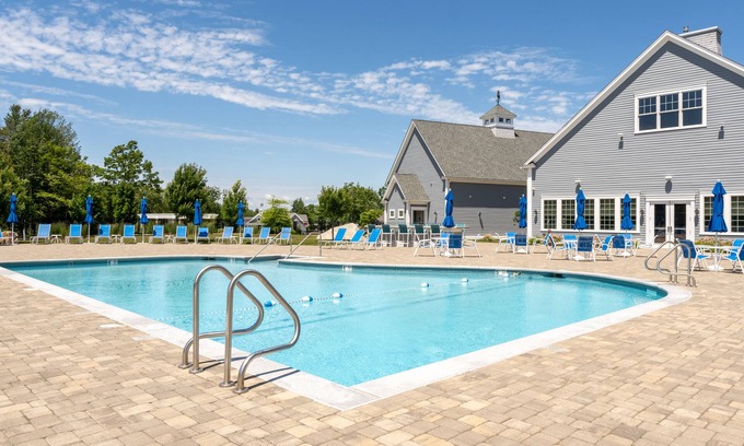 Arundel House | Cheerful 2 Bedroom Vacation Home with Pool!