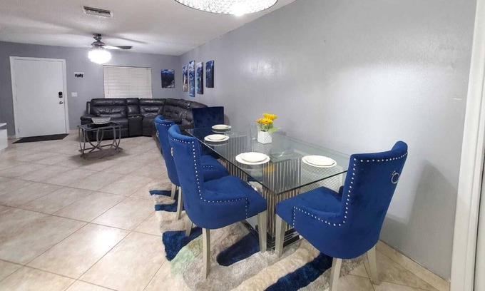 Sandalfoot Cove Bed & Breakfast | Cheerful 3br/2ba family home