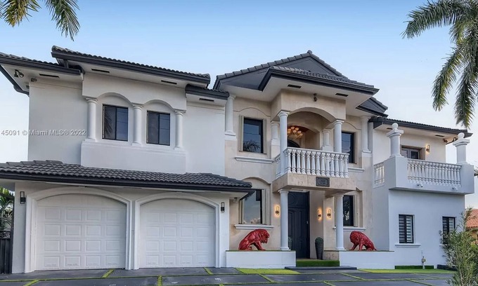 Eastern Shores Villa | Cheerful 4-bedroom villa with pool!n