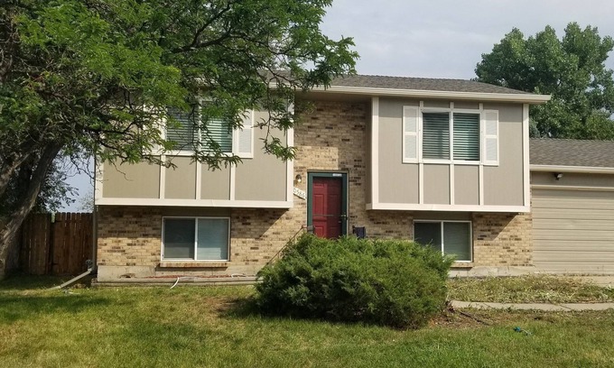 Walnut Grove House | Cheerful 4 bed home with large yard and patio near parksnear