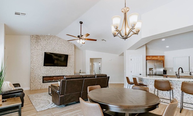 Casa Grande House | Cheerful 4-bedroom home