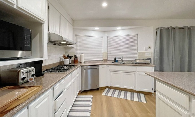 Berryessa House | Cheerful 4B3B house in Silicon Valley